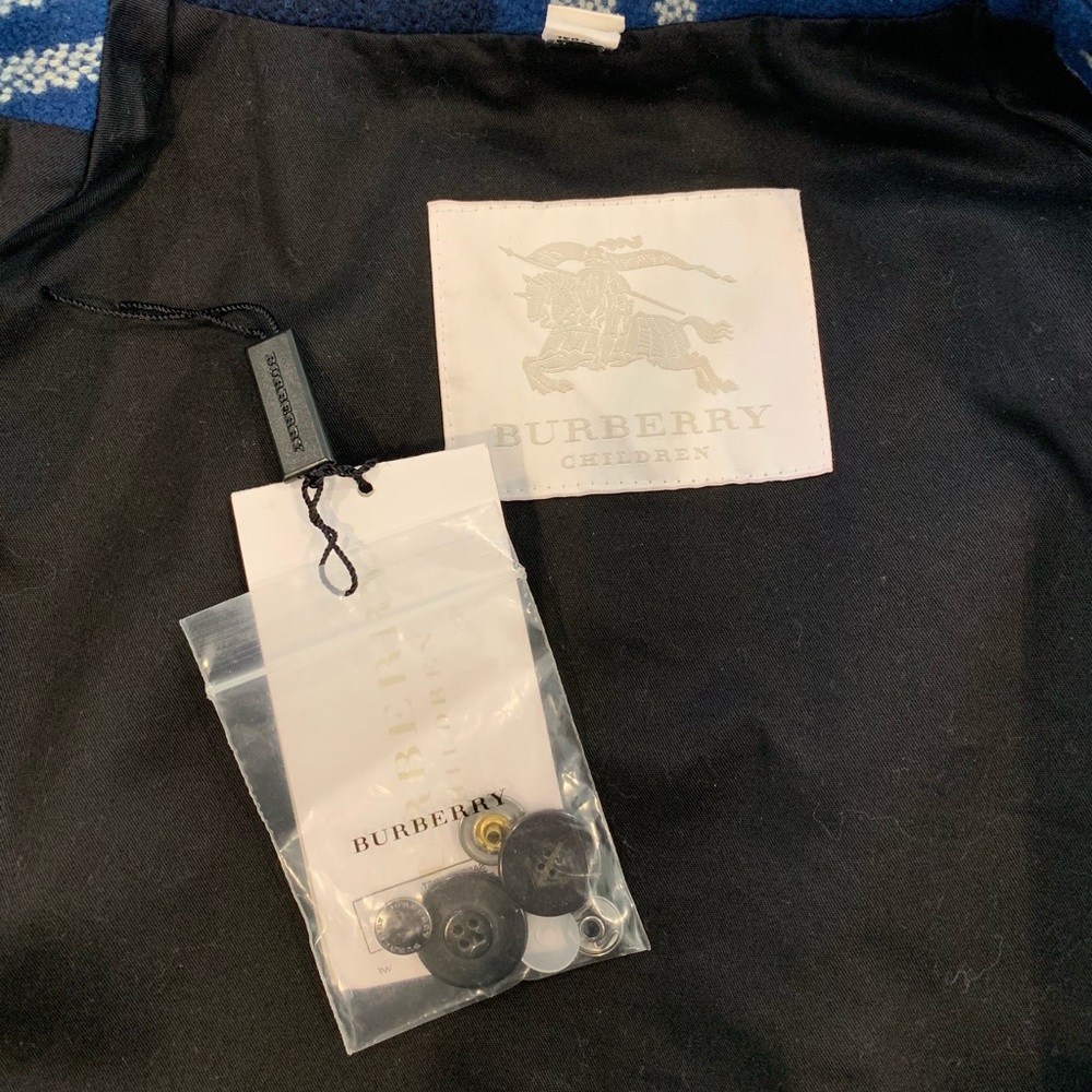 Burberry children coat 🧥 - Picture 5 of 7
